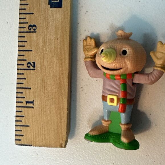 Vintage Spud the Scarecrow Bob the Builder Hasbro 2000 2 3/4" Tall Action Figure - Picture 2 of 6